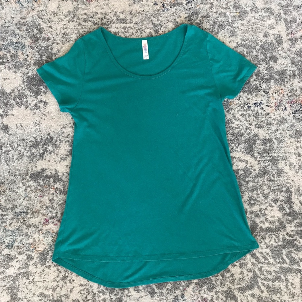 LuLaRoe Large Classic Tee